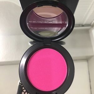 MAC Matte Powder Blush Full Fuchsia